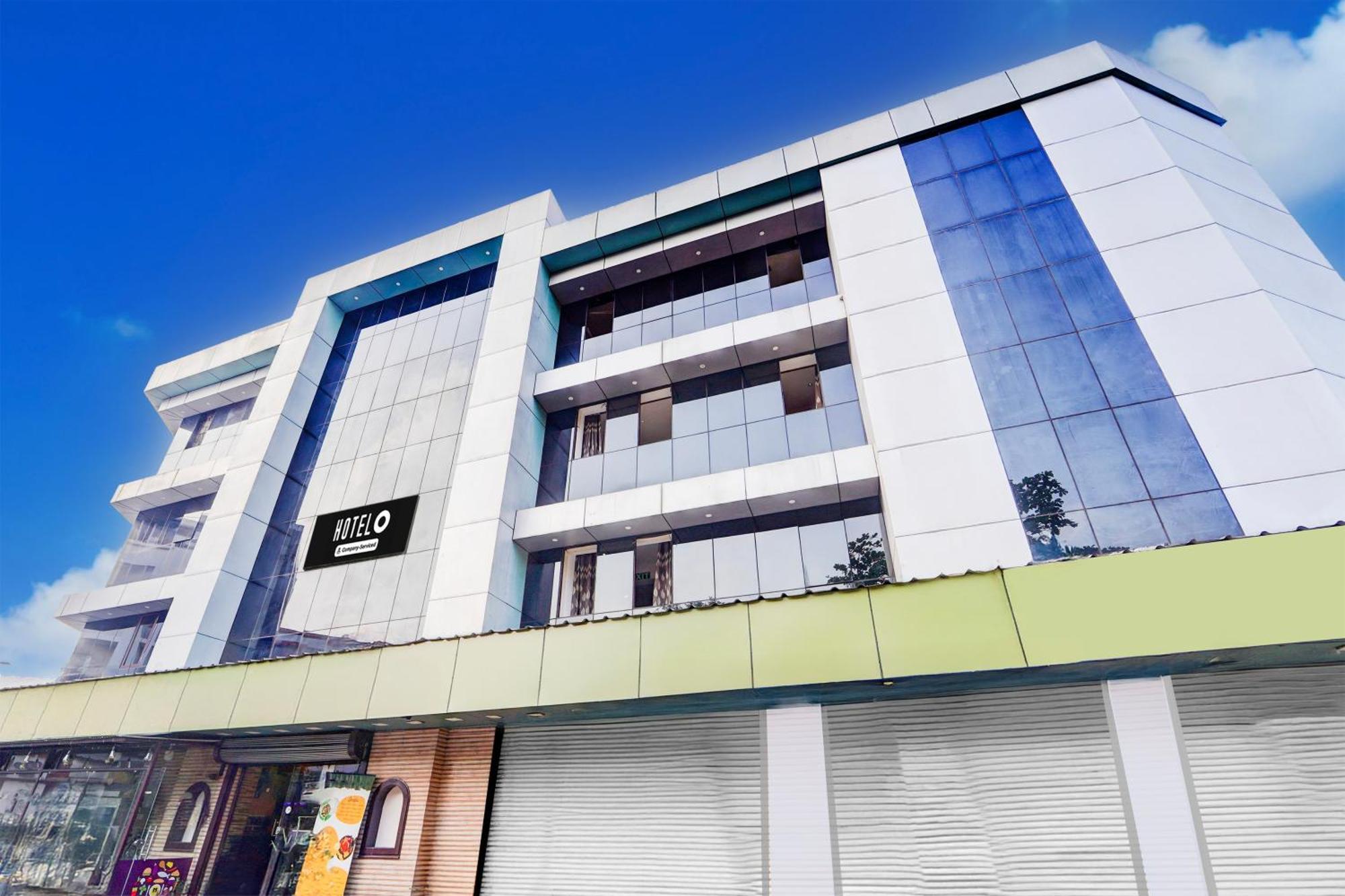 Super Hotel O Dh Road Ernakulam Kochi Exteriör bild