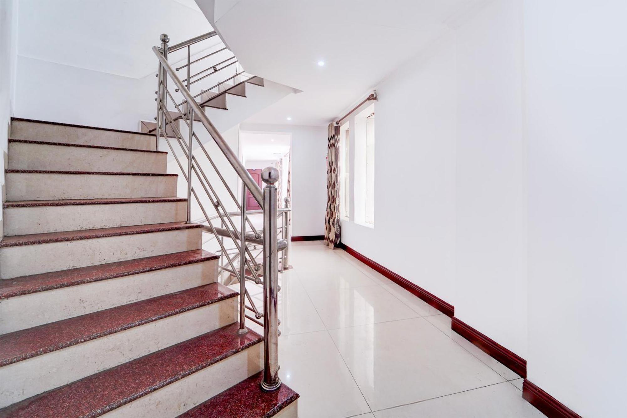 Super Hotel O Dh Road Ernakulam Kochi Exteriör bild